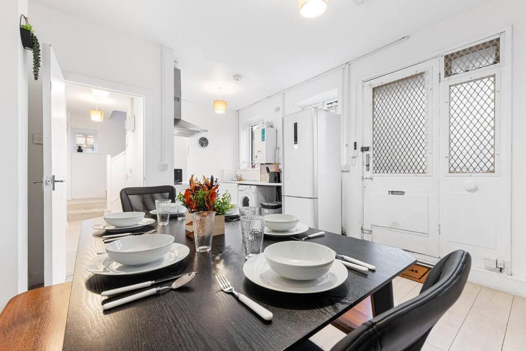 Holiday Home Near Kings Cross Sleep 12 Sp7 Londres Exterior foto