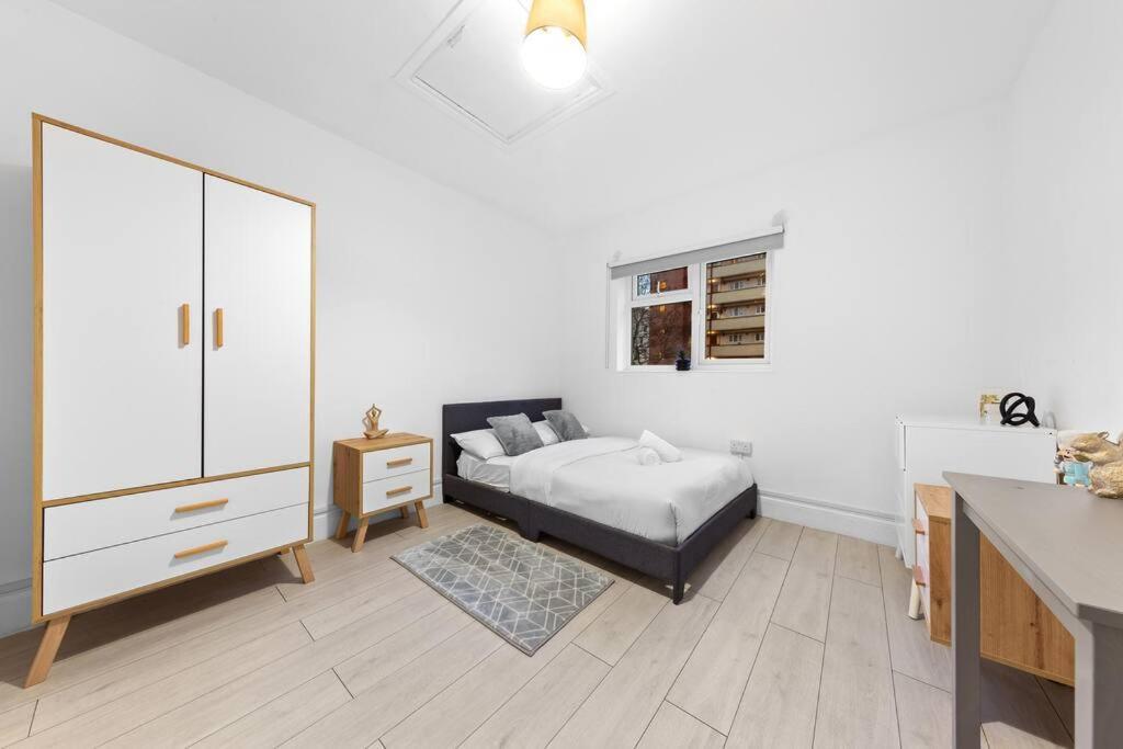 Holiday Home Near Kings Cross Sleep 12 Sp7 Londres Exterior foto