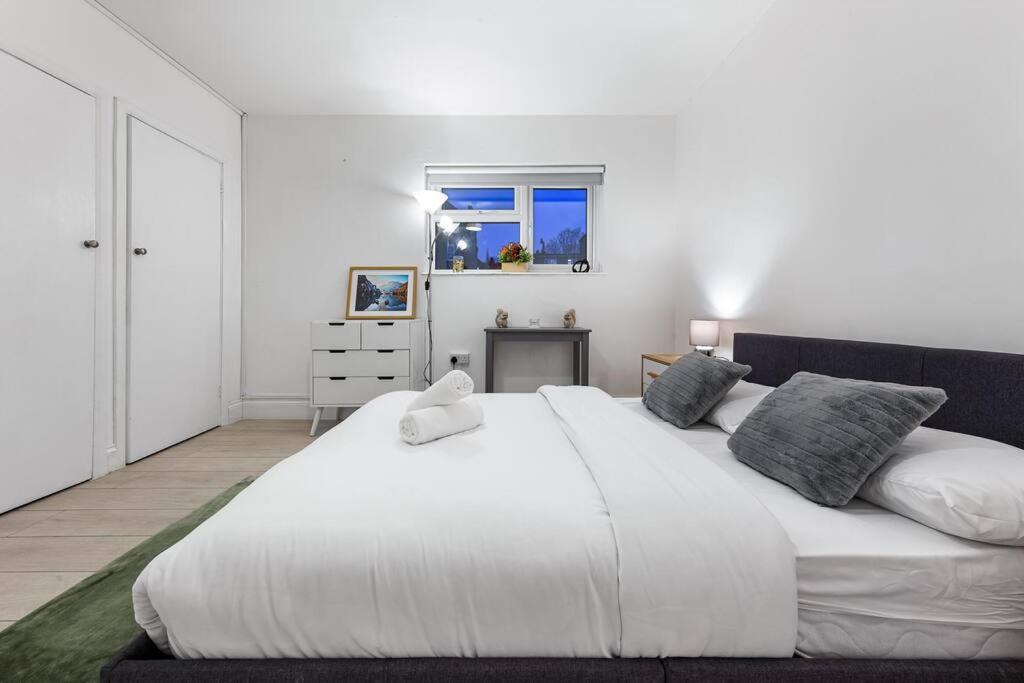 Holiday Home Near Kings Cross Sleep 12 Sp7 Londres Exterior foto