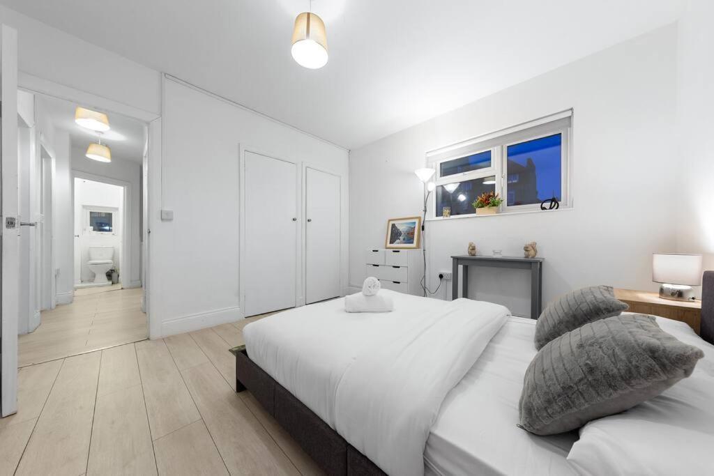 Holiday Home Near Kings Cross Sleep 12 Sp7 Londres Exterior foto