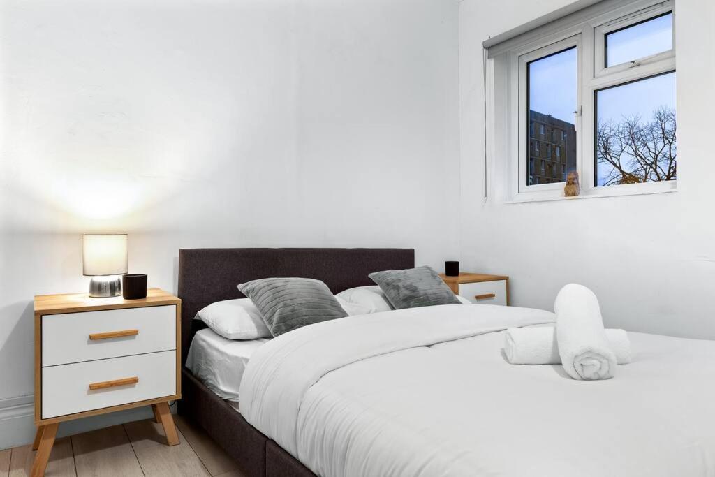 Holiday Home Near Kings Cross Sleep 12 Sp7 Londres Exterior foto